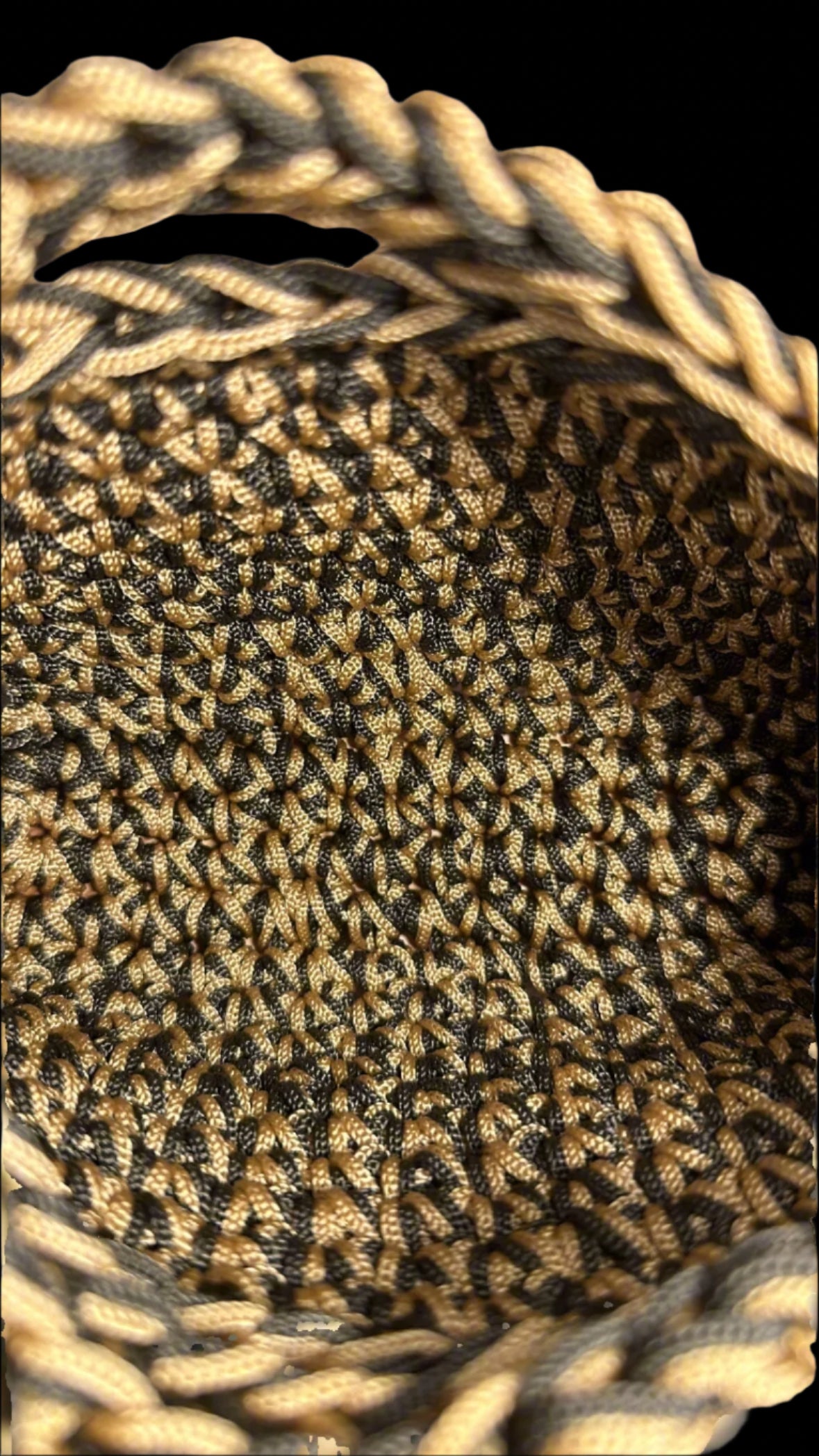 <img ="creaturina_bag.png" alt="Aprilina mini bag oro e verde fango">