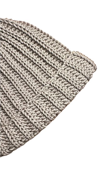 Beige handmade crochet winter hat made with lana merino 100% 