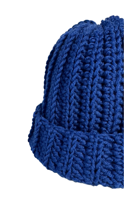 Blu Elettrico handmade crochet winter hat made with lana merino 100% 