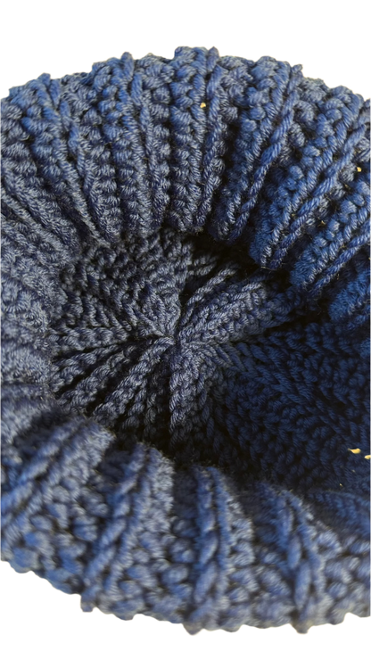 Blu Elettrico handmade crochet winter hat made with lana merino 100% 