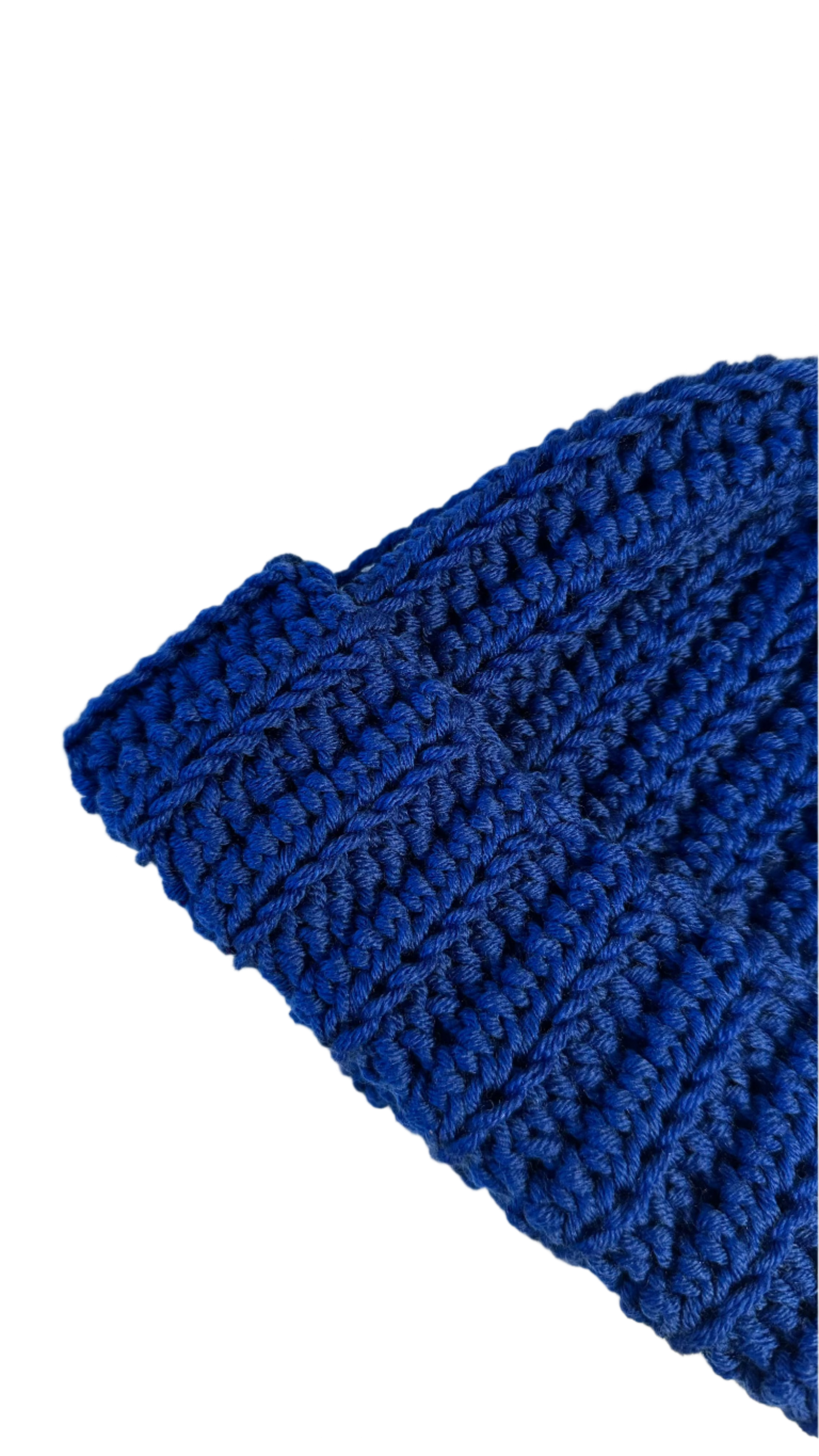 Blu Elettrico handmade crochet winter hat made with lana merino 100% 