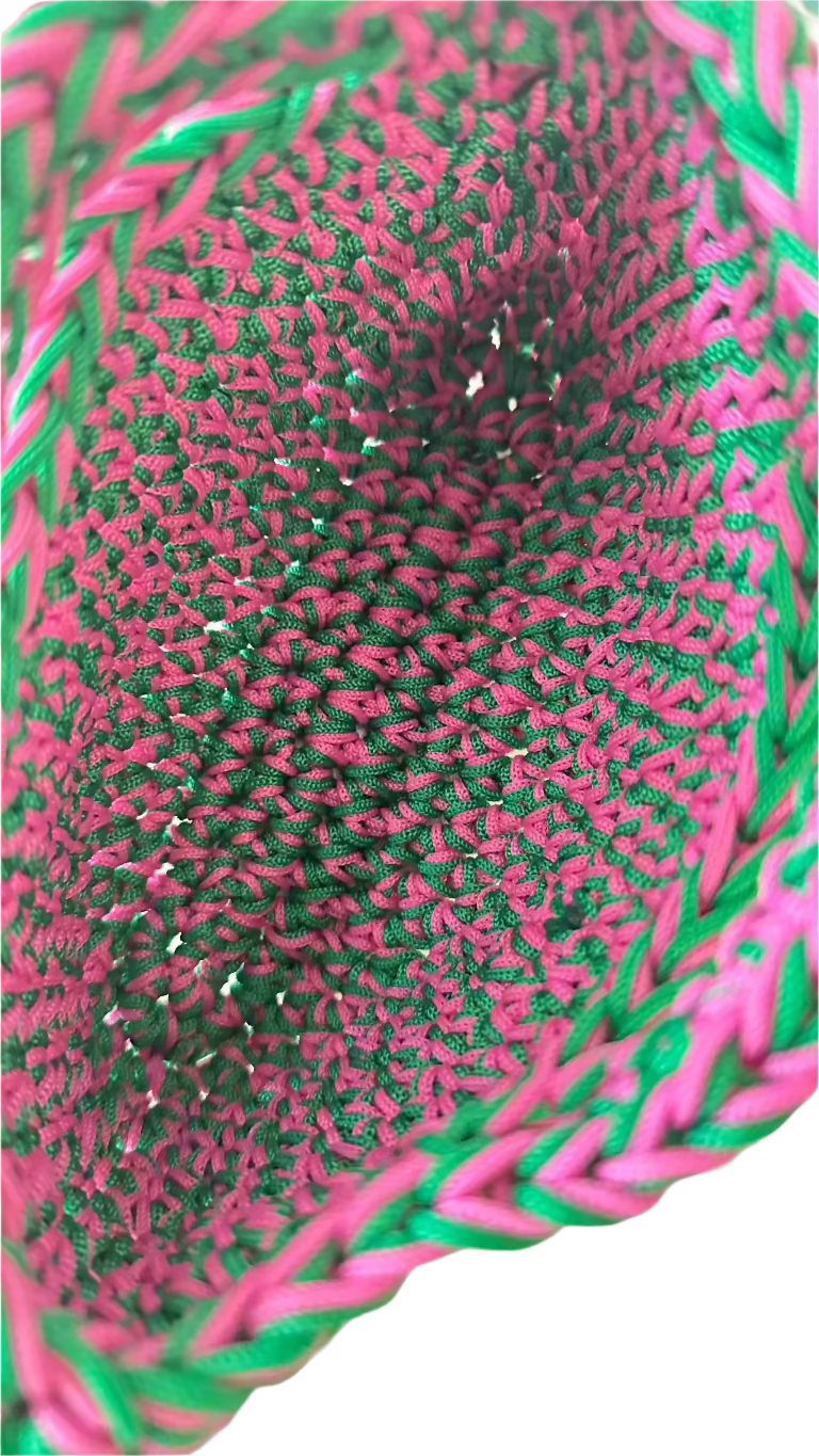 <img ="creaturina_bag.png" alt="Maggina mini bag rosa e verde">