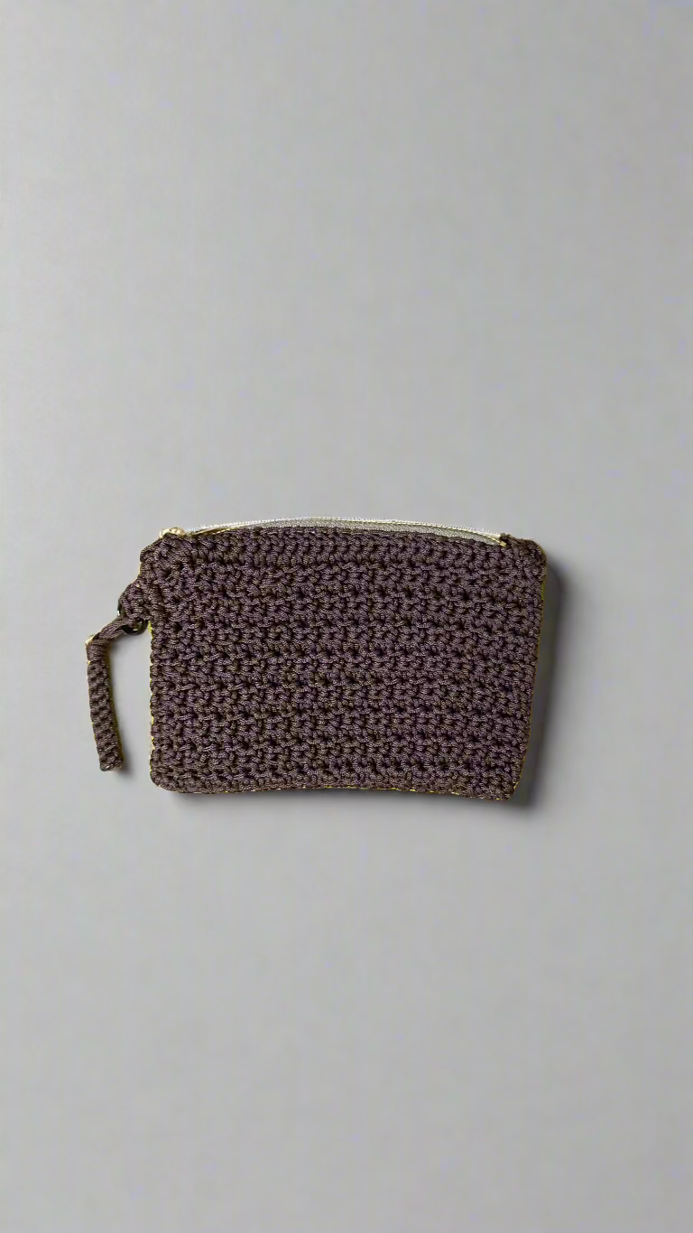 pochette unisex marrone all'uncinetto