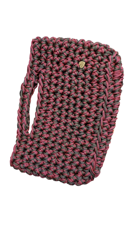 <img ="creaturina_bag.png" alt="Ottobrina mini bag verde fango e rosso mosto"